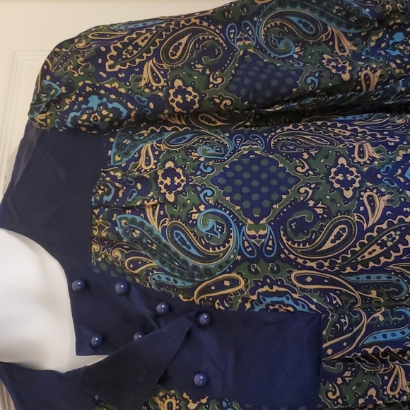 Banana Republic 100% Silk Paisley Blouse size large - Picture 3 of 5